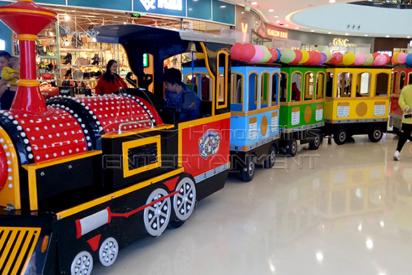 Indoor Train Ride with Four Small Cabins Run in the Mall
