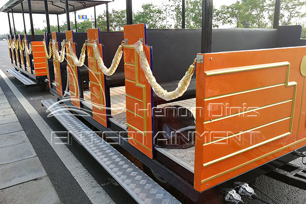 aluminum pattern floor of electric trackless amusement park ride in Dinis